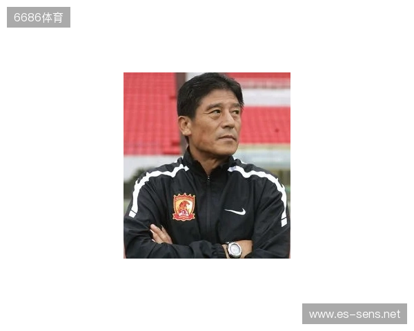 渝媒：李章洙在重庆被球迷请吃火锅，他直接吃的红锅微辣